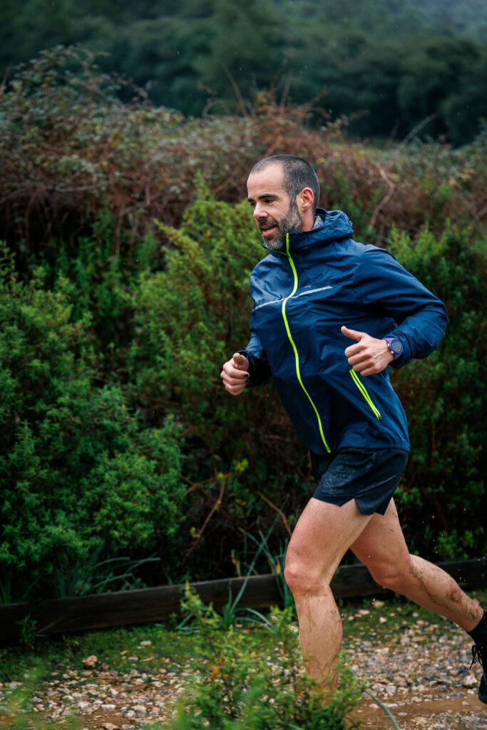 Deportista del Club FIT 4 LIFE Mallorca en una carrera de montaña